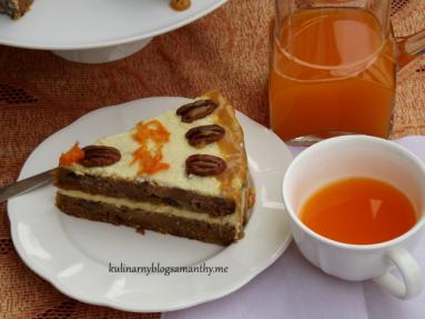 Zdjęcie - Tort marchewkowy z orzechami w toffi - Przepisy kulinarne ze zdjęciami